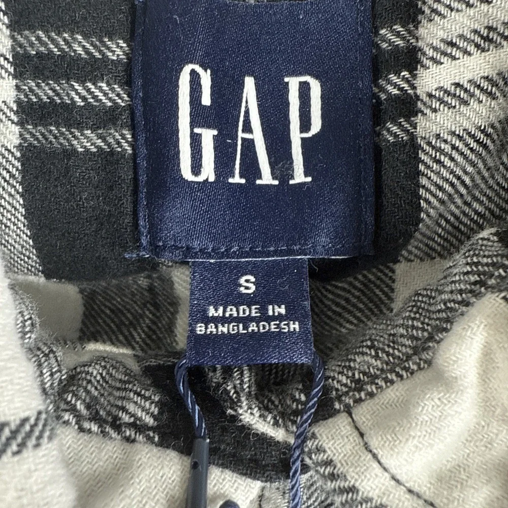 NWT GAP Women's Long Sleeve Button Down Relaxed Fit Flannel Shirt Small - Picture 4 of 9